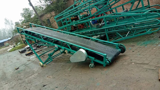 爬坡皮帶輸送機(jī)